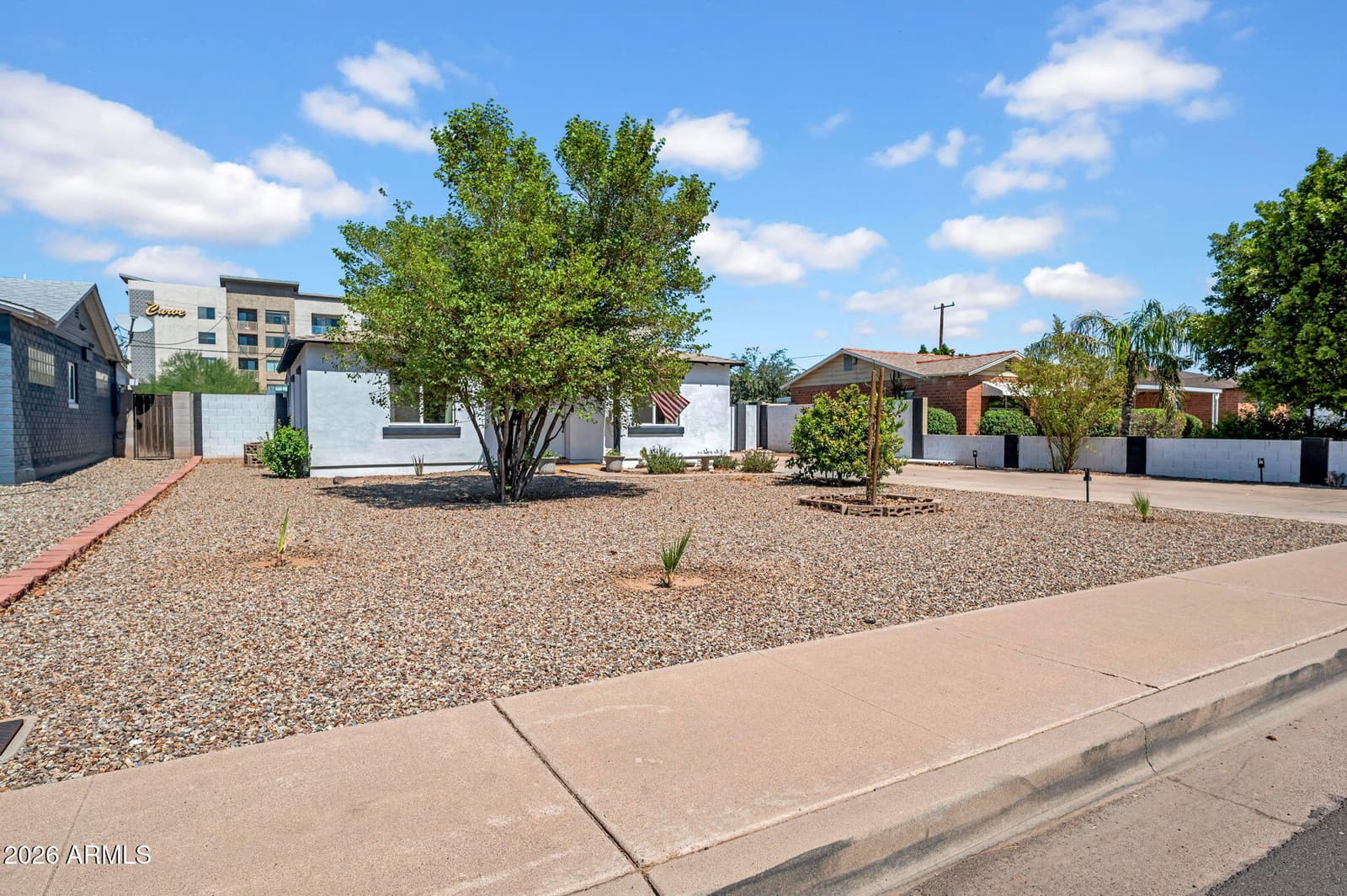 4247 N 4th Avenue NW, Phoenix, AZ 85013 — photo 2 of 34
