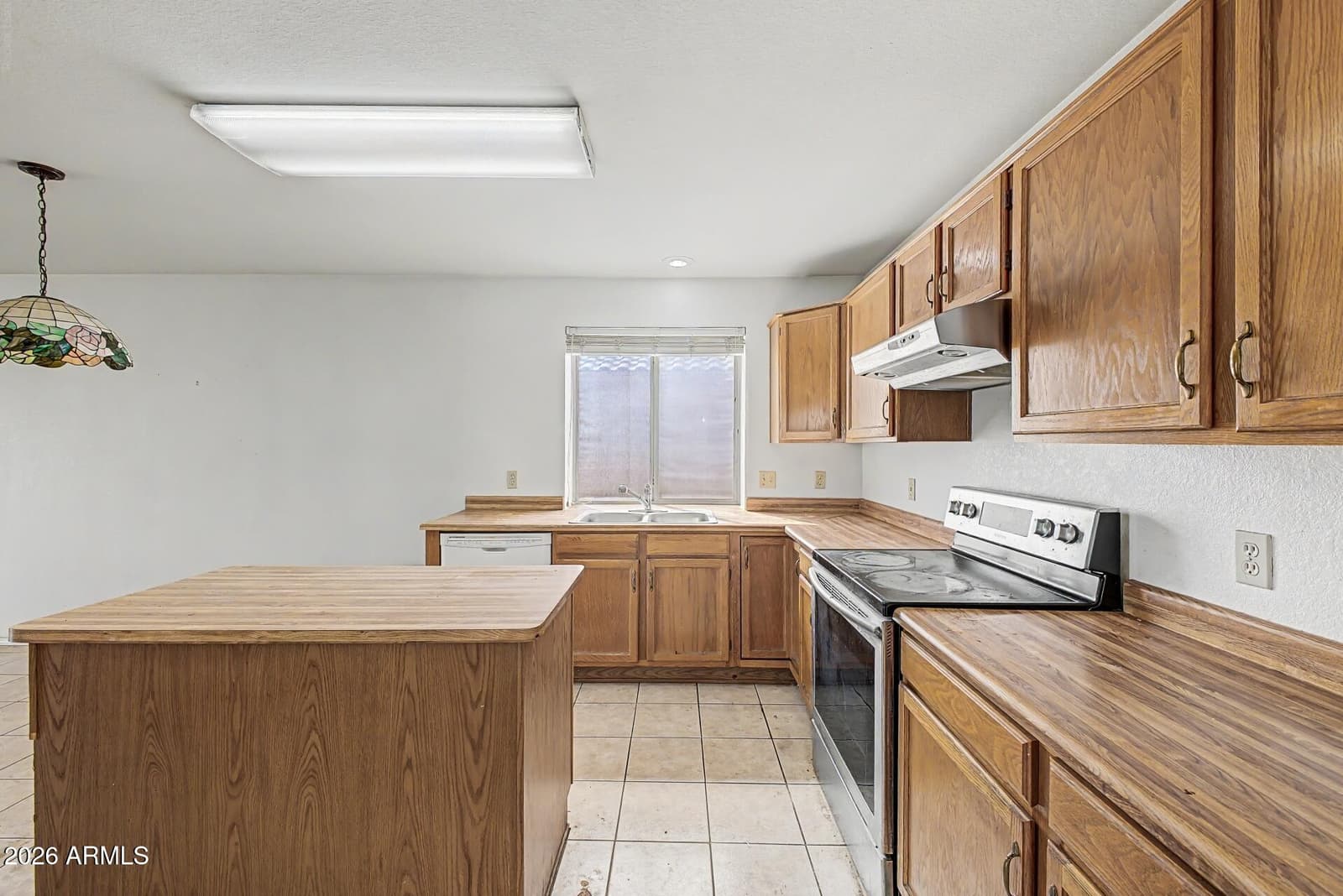7581 W Kerry Lane, Glendale, AZ 85308 — photo 10 of 44