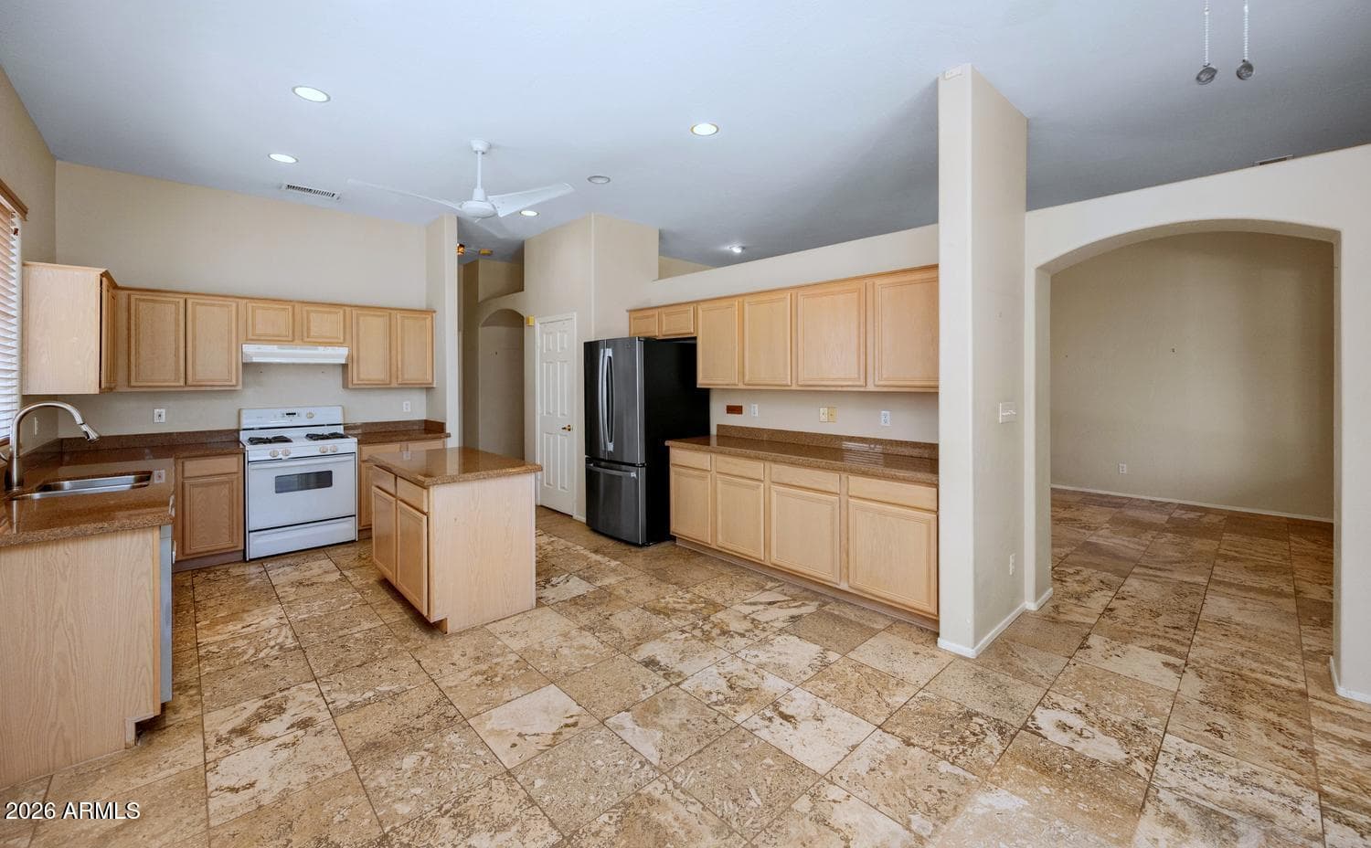 1426 E McLellan Boulevard, Phoenix, AZ 85014 — photo 8 of 31