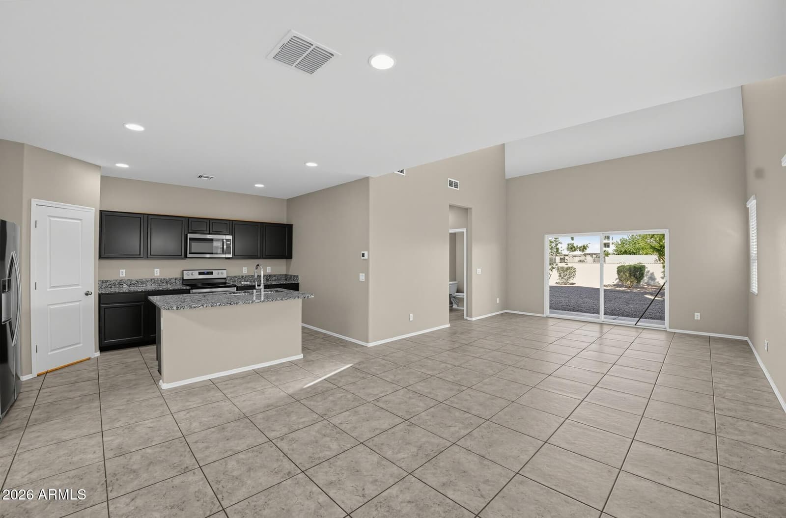 3021 S 78th Drive, Phoenix, AZ 85043 — photo 6 of 18