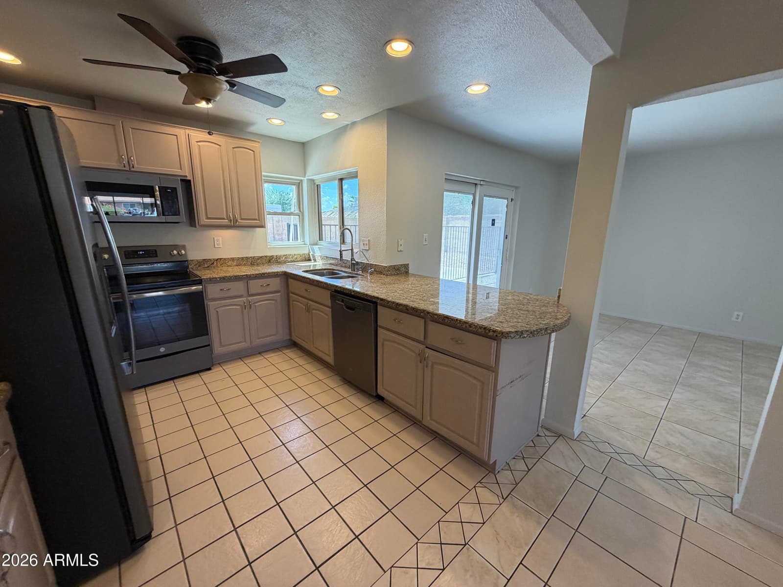 817 W Isabella Avenue, Mesa, AZ 85210 — photo 6 of 20