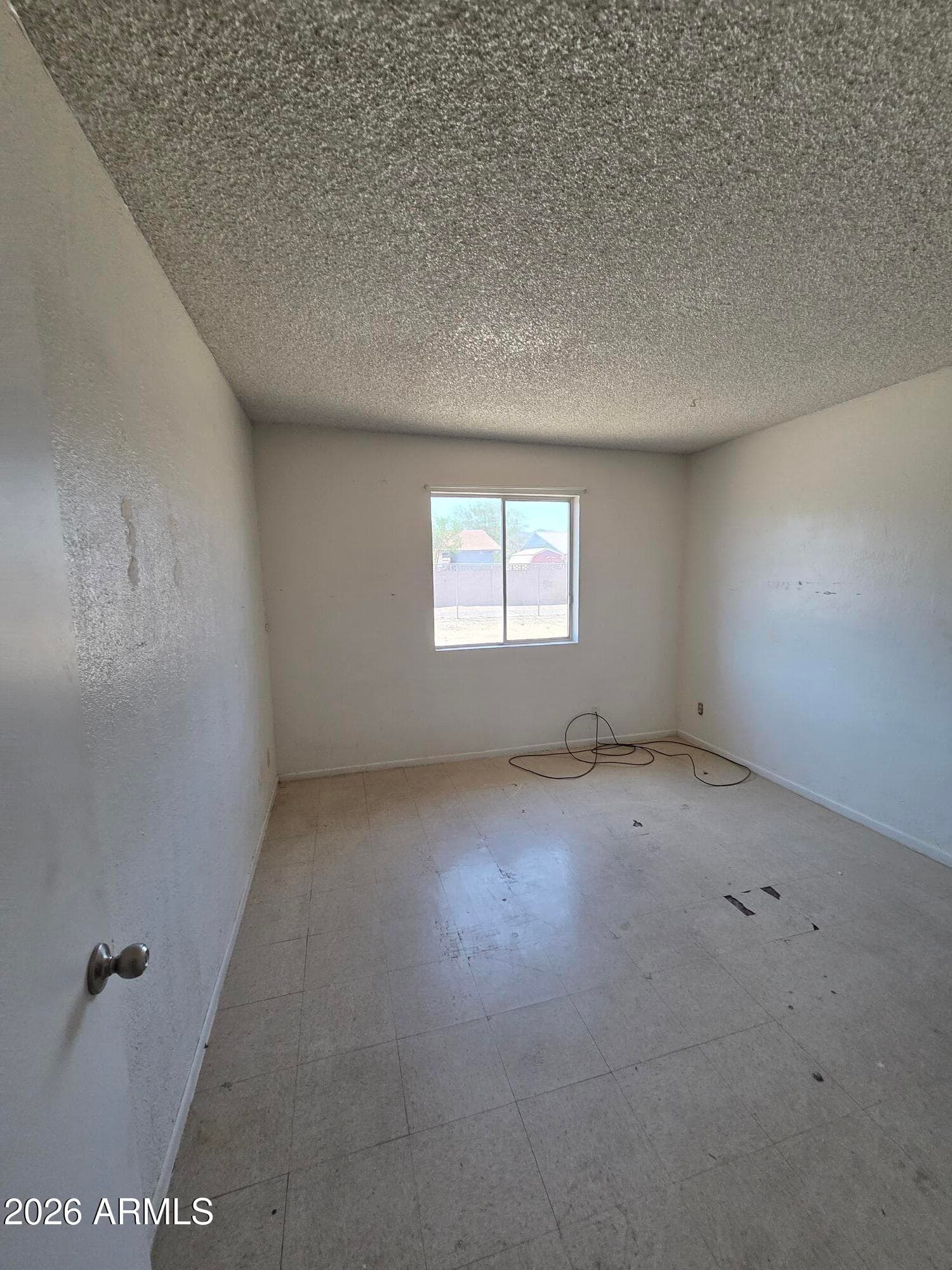 309 W Desert Drive, Phoenix, AZ 85041 — photo 6 of 11