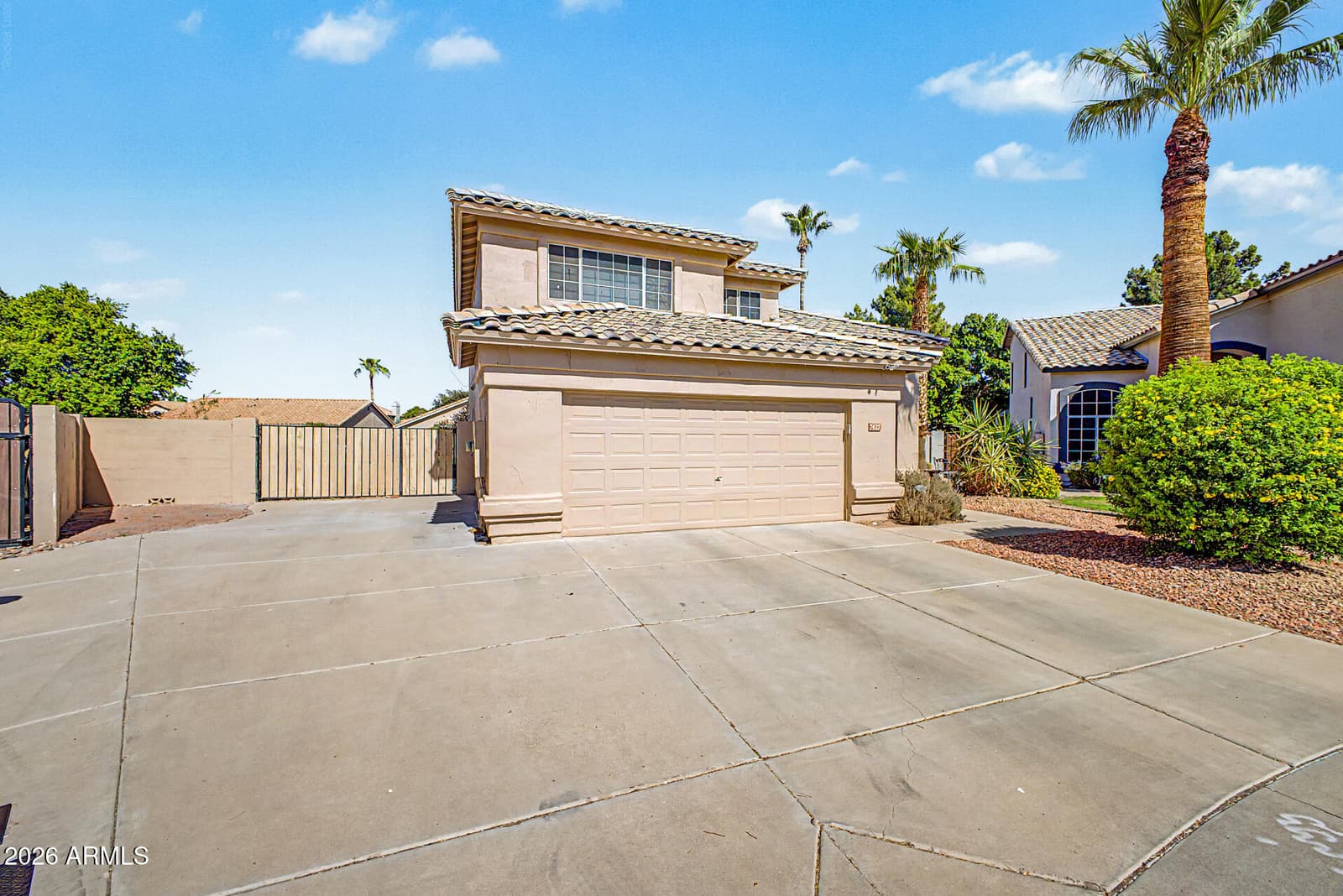 7427 W Hill Lane, Glendale, AZ 85310 — photo 3 of 31