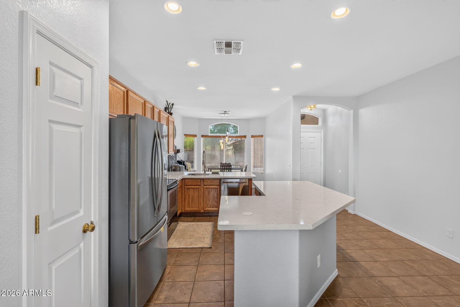 814 S 124th Avenue, Avondale, AZ 85323 — photo 5 of 52