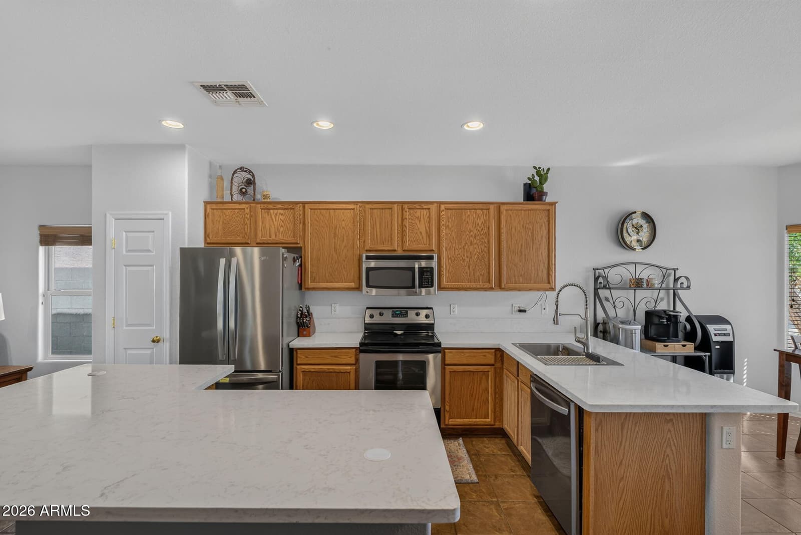 814 S 124th Avenue, Avondale, AZ 85323 — photo 3 of 52