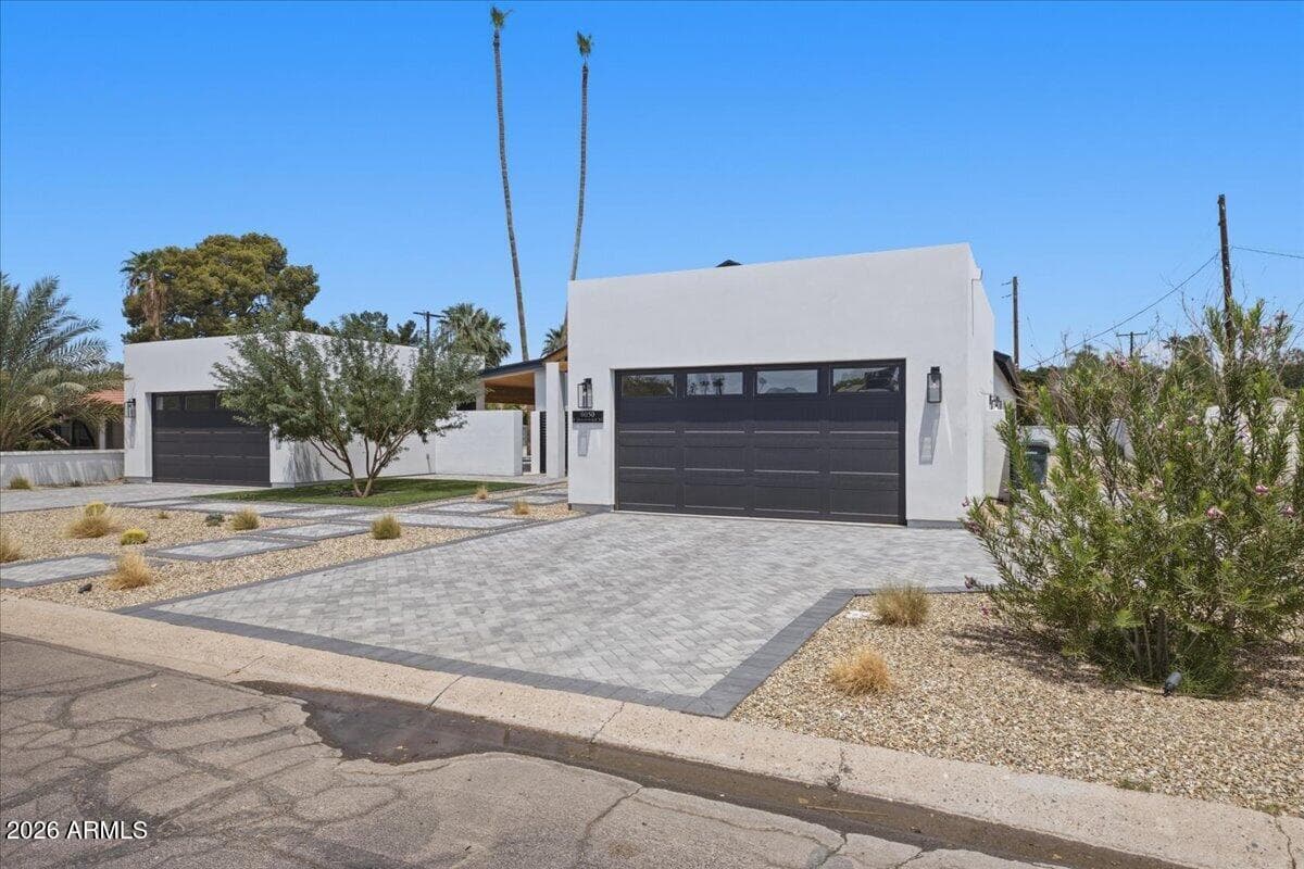 6050 E Hollyhock Street, Phoenix, AZ 85018 — photo 5 of 54