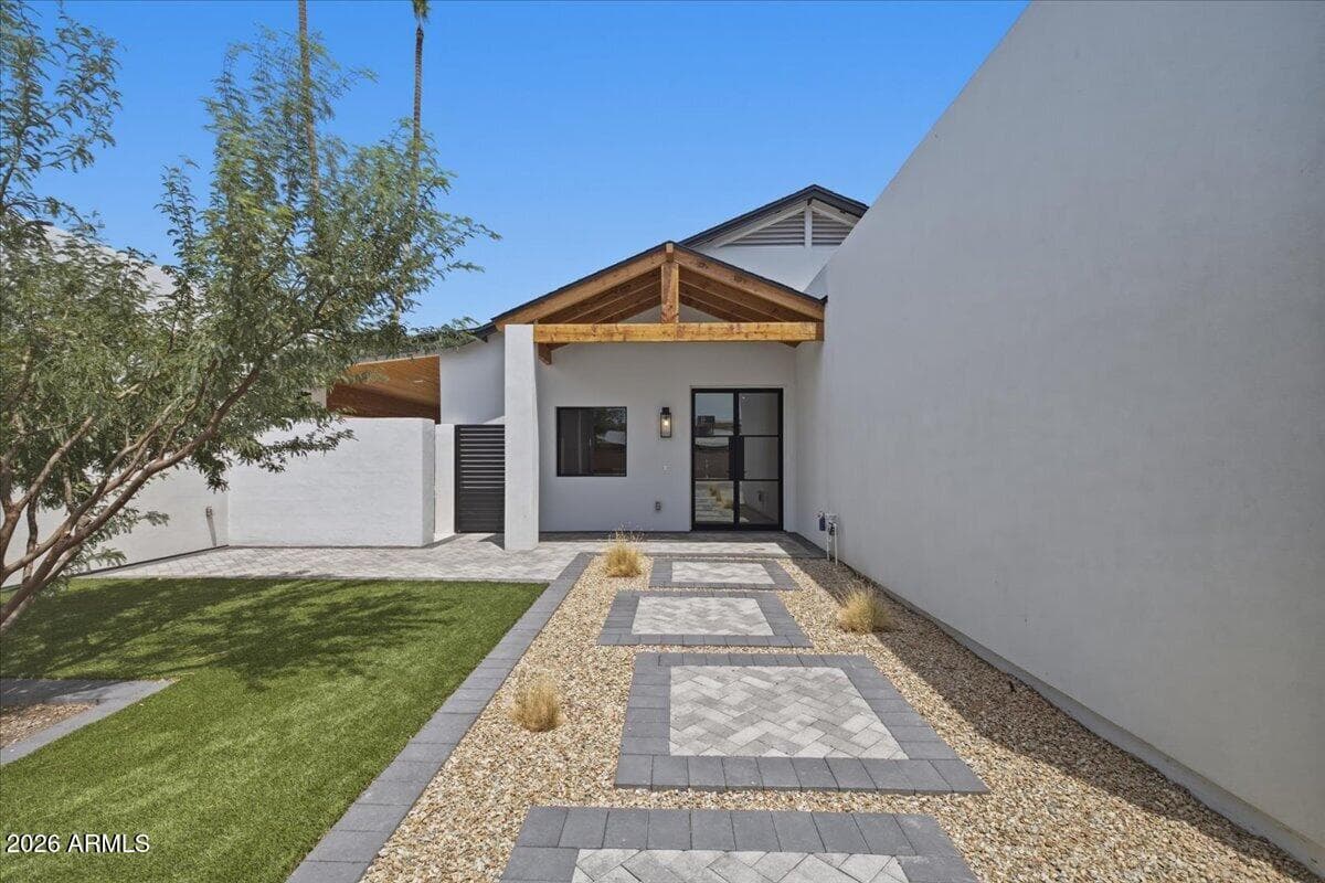 6050 E Hollyhock Street, Phoenix, AZ 85018 — photo 7 of 54