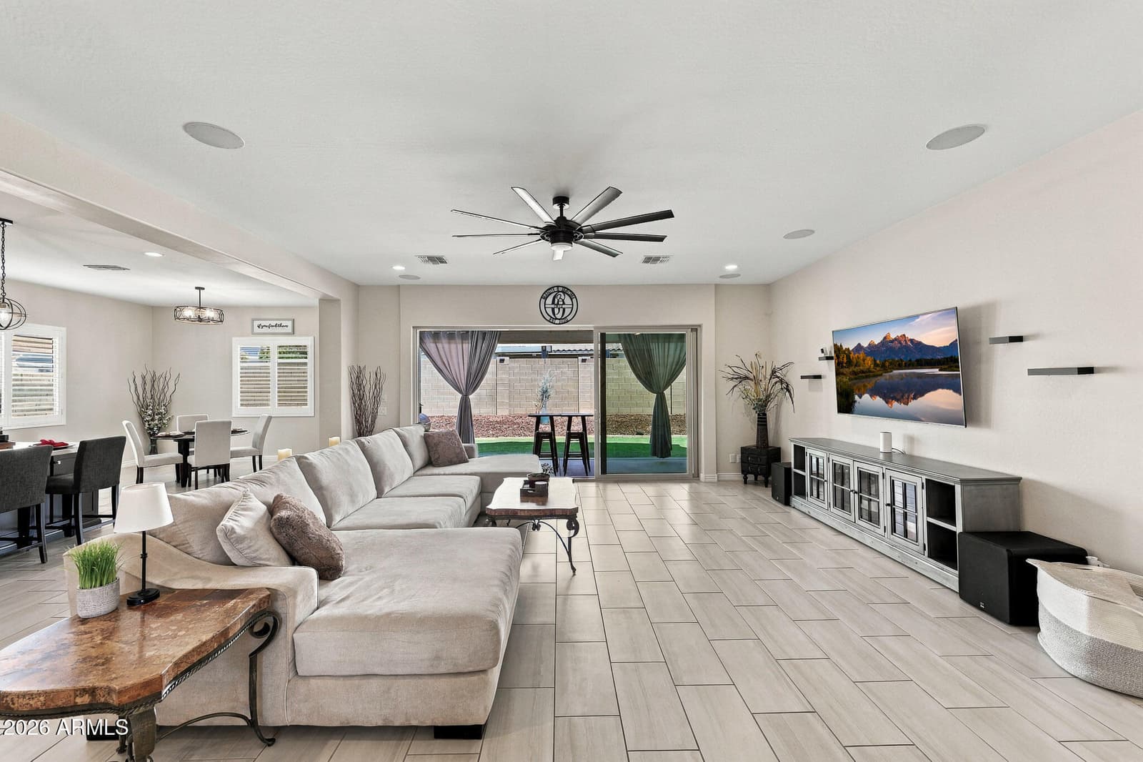 14054 W Desert Hollow Drive, Surprise, AZ 85387 — photo 8 of 44