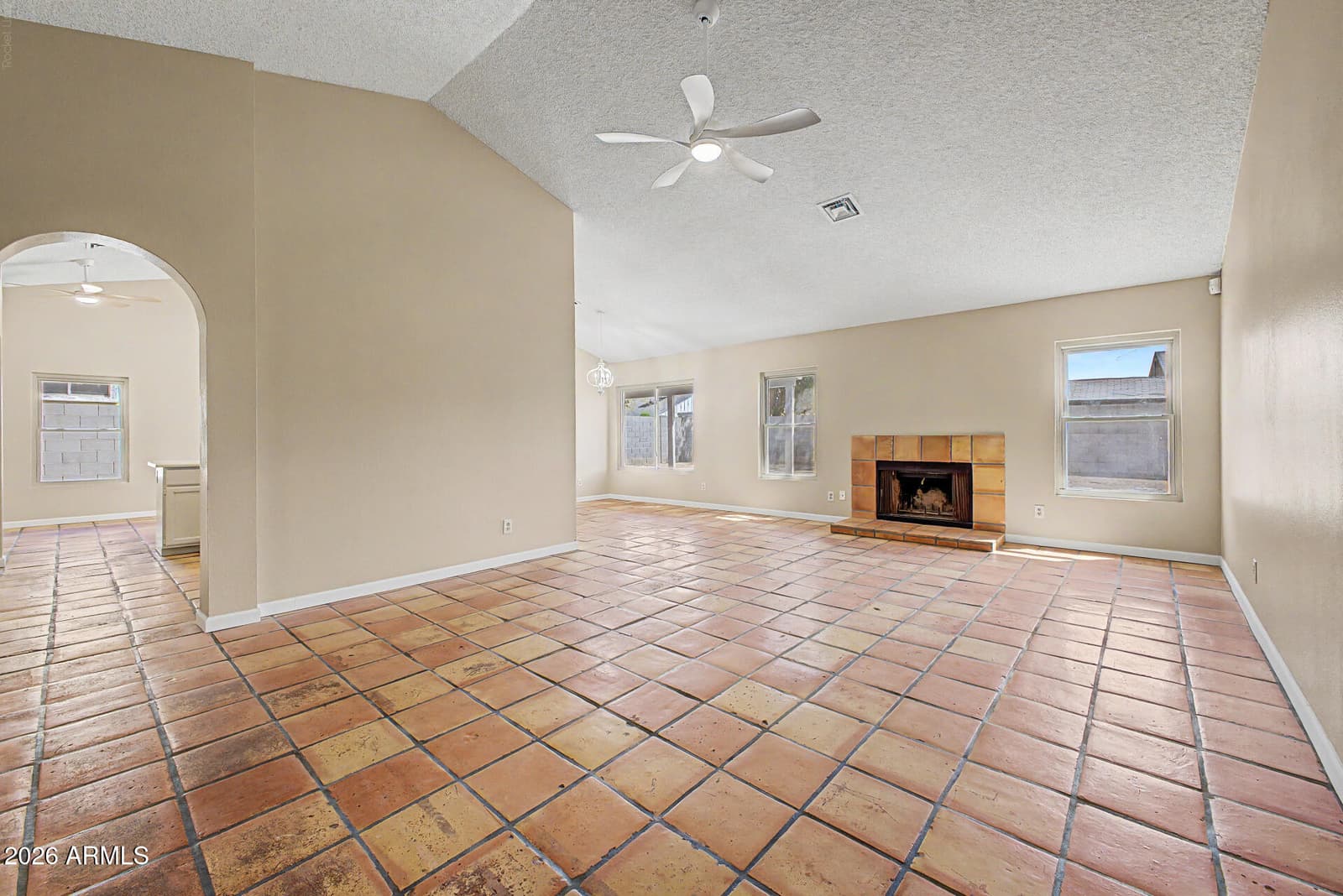 6433 W Kings Avenue, Glendale, AZ 85306 — photo 9 of 53