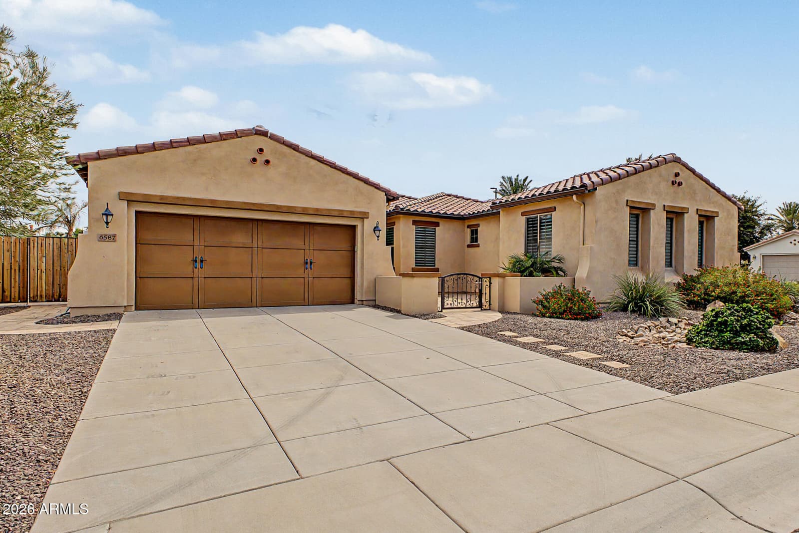 6587 S Martingale Road, Gilbert, AZ 85298 — photo 5 of 57