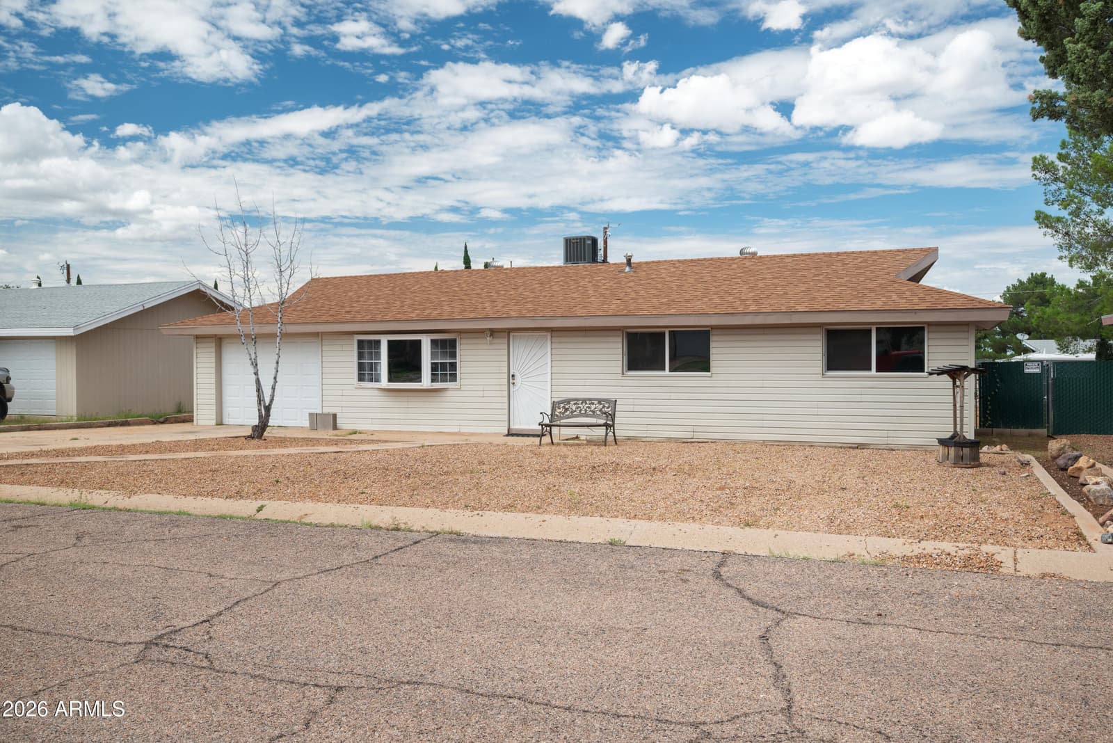 27 W James Place, Sierra Vista, AZ 85635 — photo 1 of 34