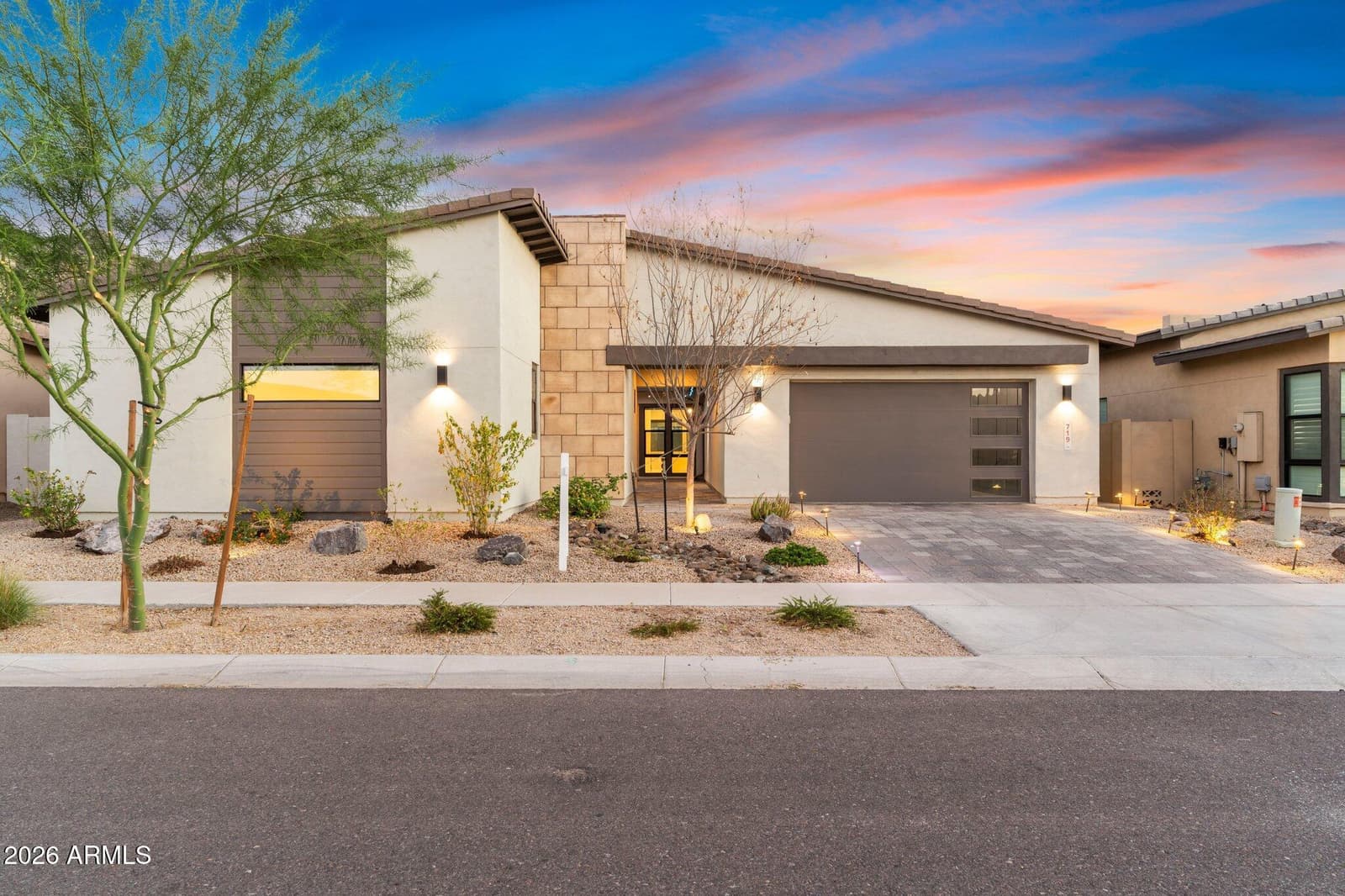 719 E Summerside Road, Phoenix, AZ 85042 — photo 1 of 39