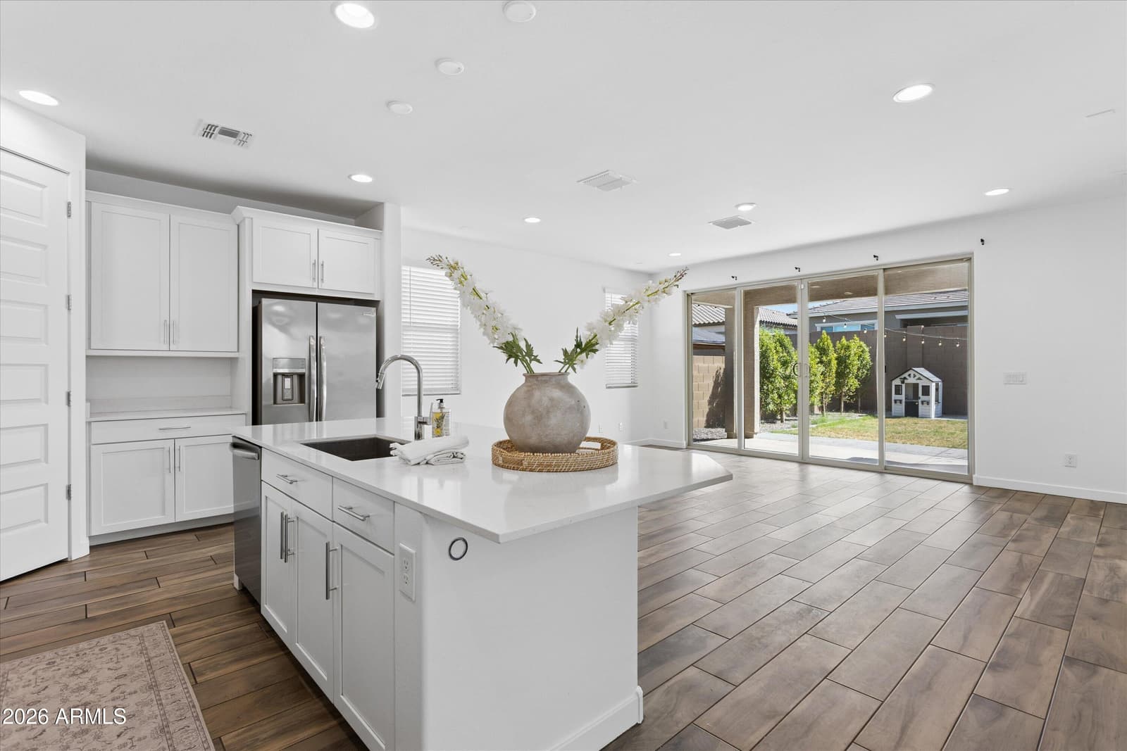 2531 W Hidalgo Avenue, Phoenix, AZ 85041 — photo 4 of 40