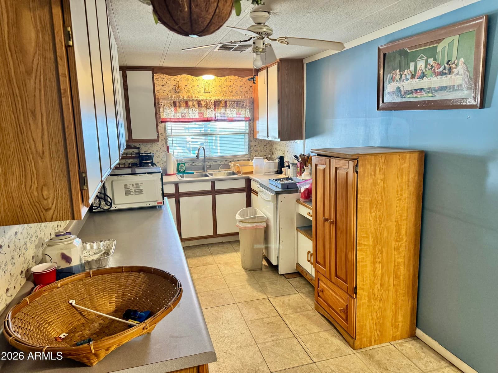 18233 S John Fry Avenue, Peeples Valley, AZ 86332 — photo 4 of 34