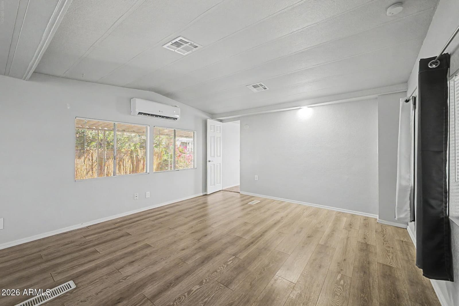 10401 N Cave Creek Road Ofc, Phoenix, AZ 85020 — photo 3 of 25