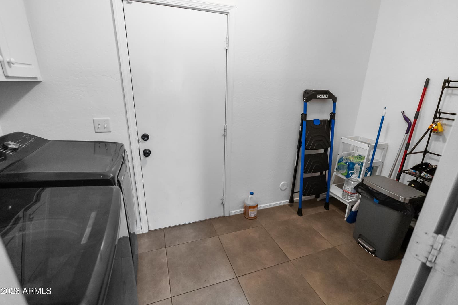 1523 N 81st Drive, Phoenix, AZ 85043 — photo 10 of 23