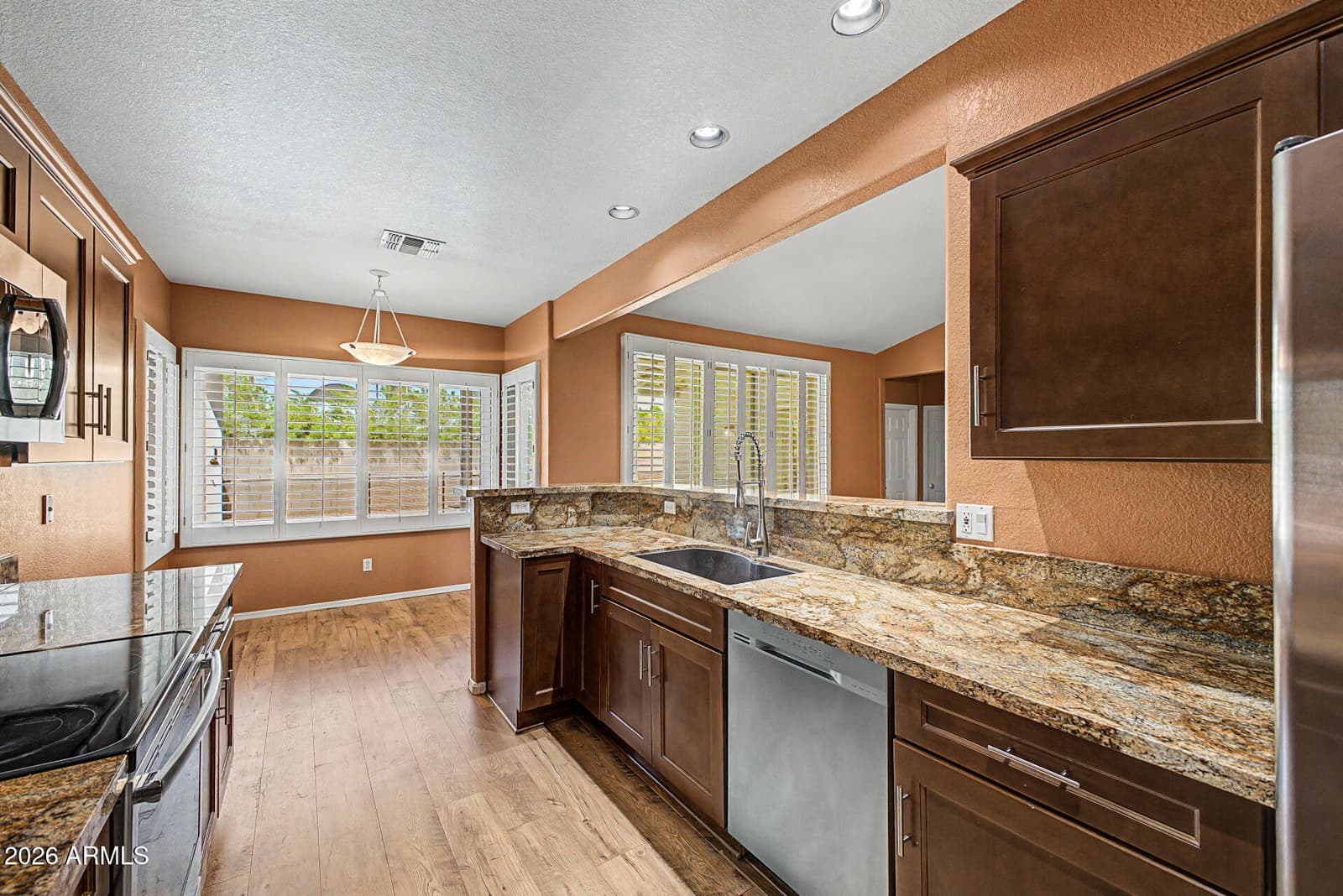 3334 E Utopia Road, Phoenix, AZ 85050 — photo 16 of 39