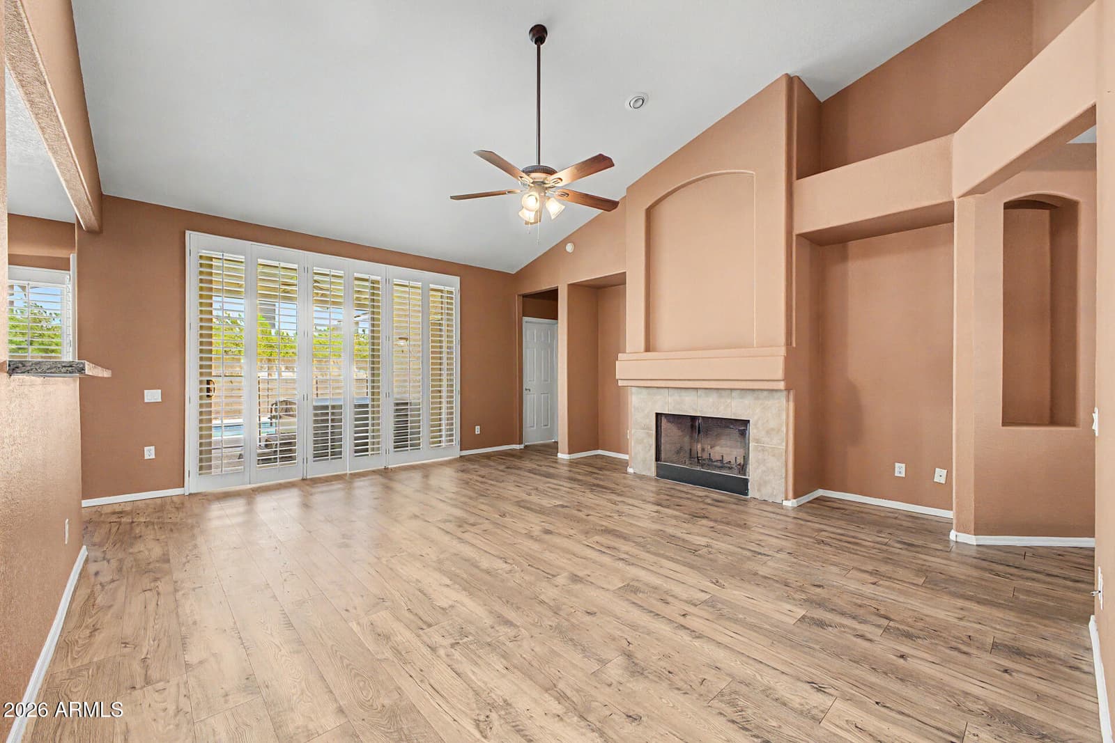 3334 E Utopia Road, Phoenix, AZ 85050 — photo 10 of 39