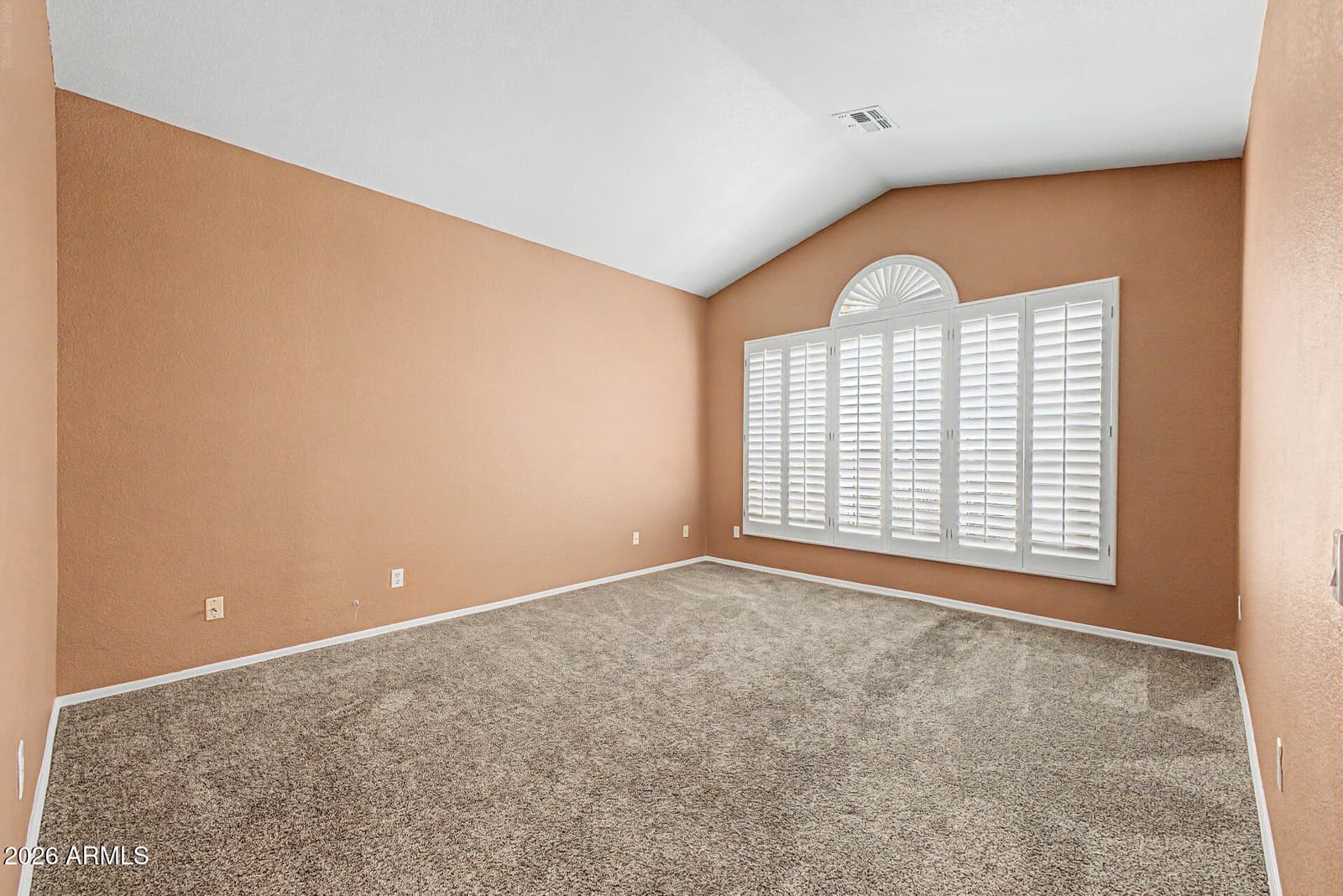 3334 E Utopia Road, Phoenix, AZ 85050 — photo 6 of 39