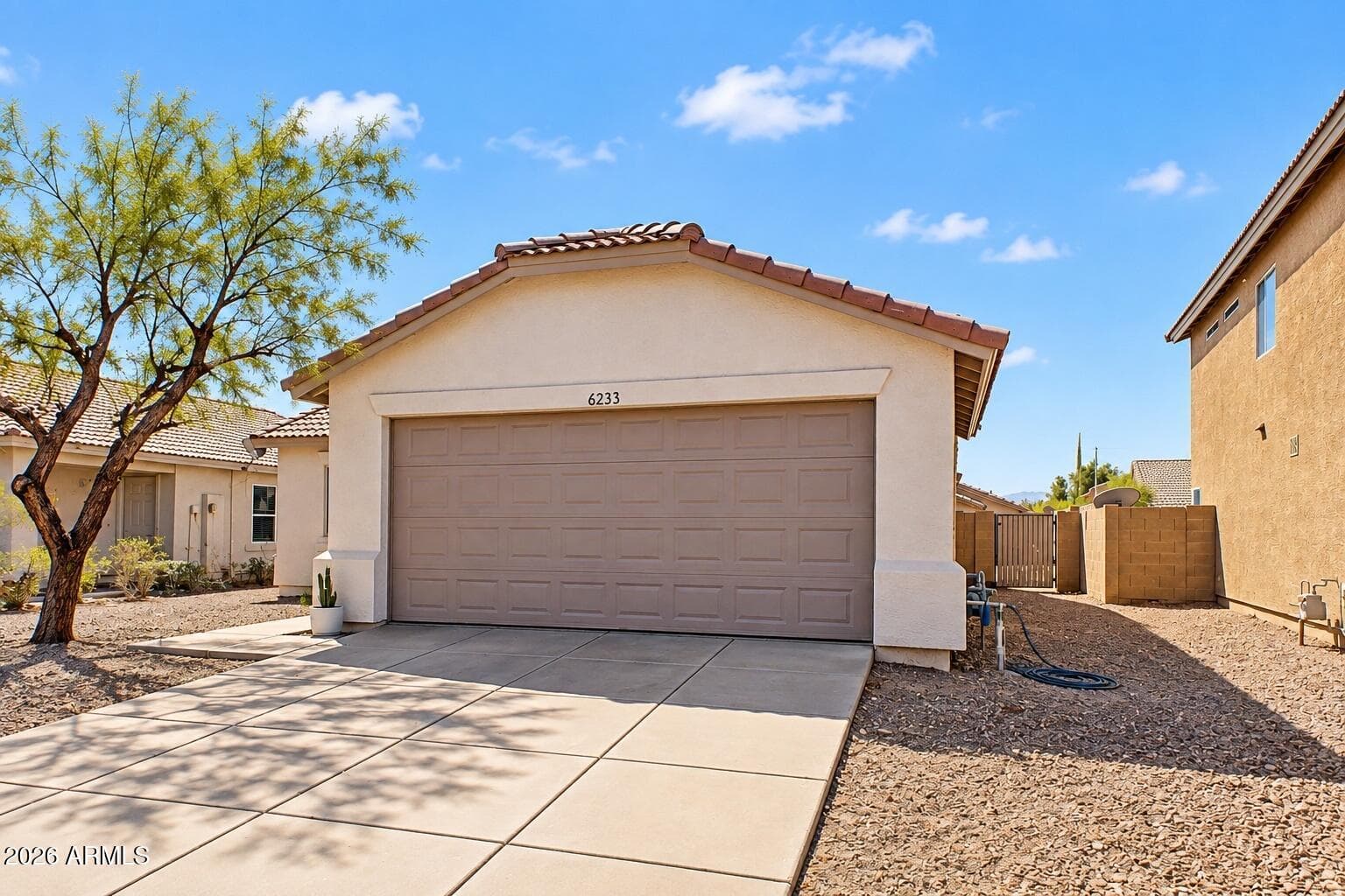 6233 W Encinas Lane, Phoenix, AZ 85043 — photo 2 of 15