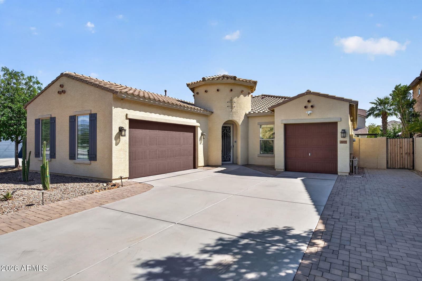 2883 E Ridgewood Lane, Gilbert, AZ 85298 — photo 1 of 76