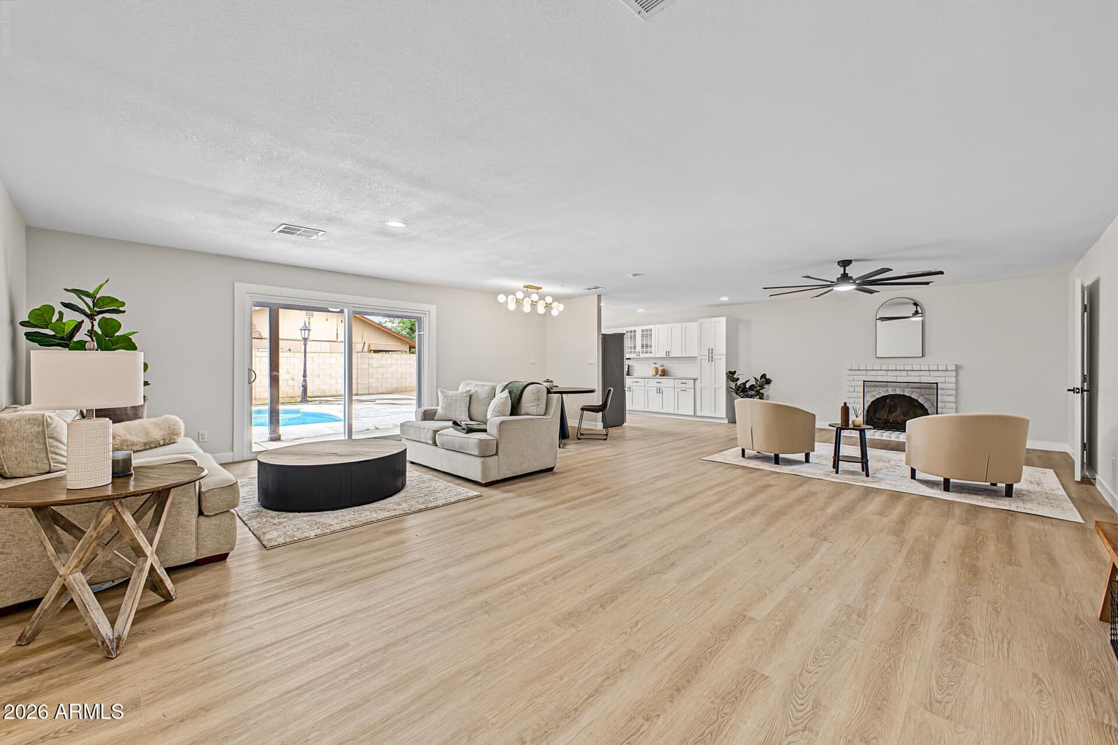 14216 N 39th Drive, Phoenix, AZ 85053 — photo 11 of 37