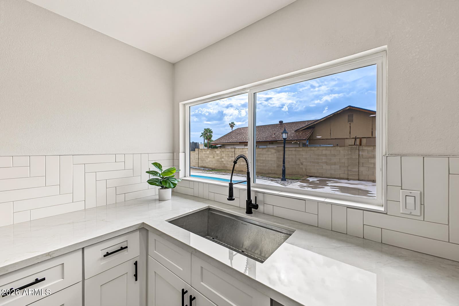 14216 N 39th Drive, Phoenix, AZ 85053 — photo 15 of 37