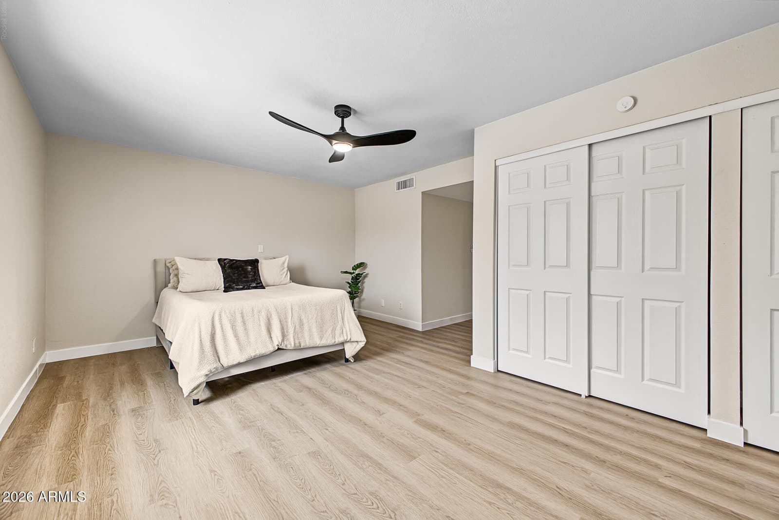 14216 N 39th Drive, Phoenix, AZ 85053 — photo 18 of 37