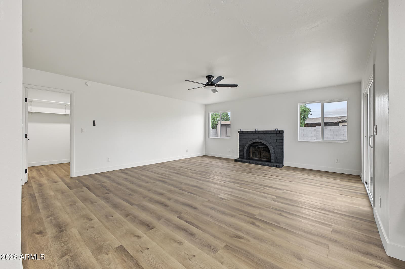 7034 W Palo Verde Avenue, Peoria, AZ 85345 — photo 4 of 28