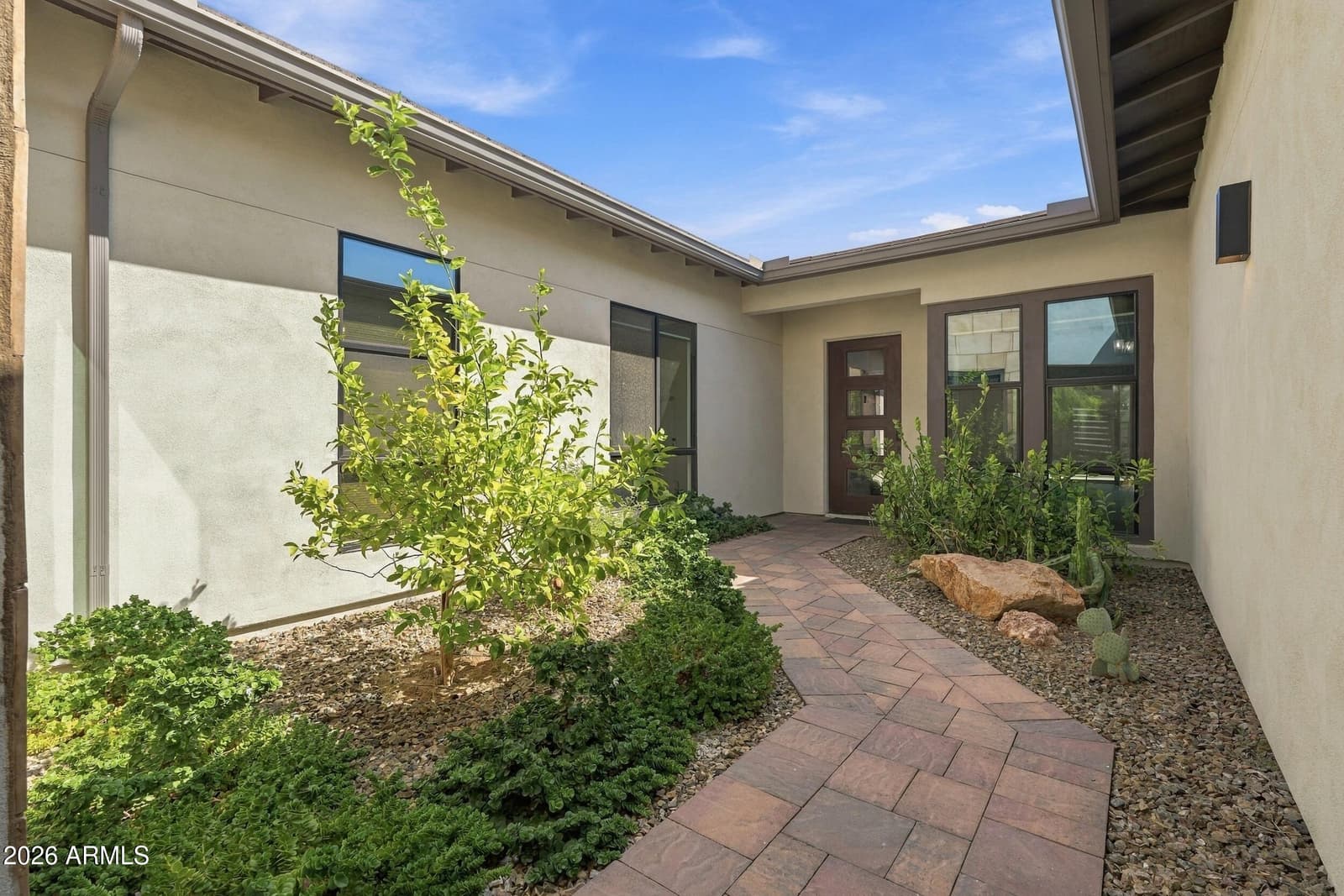 813 E Corral Road, Phoenix, AZ 85042 — photo 3 of 68
