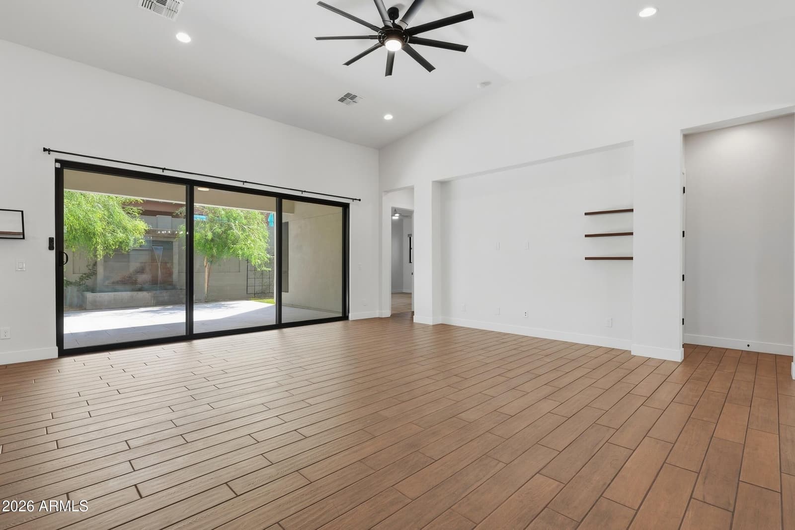 813 E Corral Road, Phoenix, AZ 85042 — photo 18 of 68