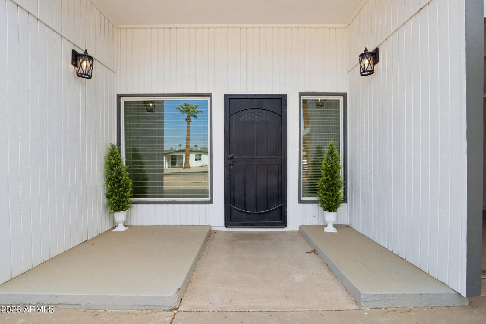 839 S Saranac Avenue, Mesa, AZ 85208 — photo 2 of 38