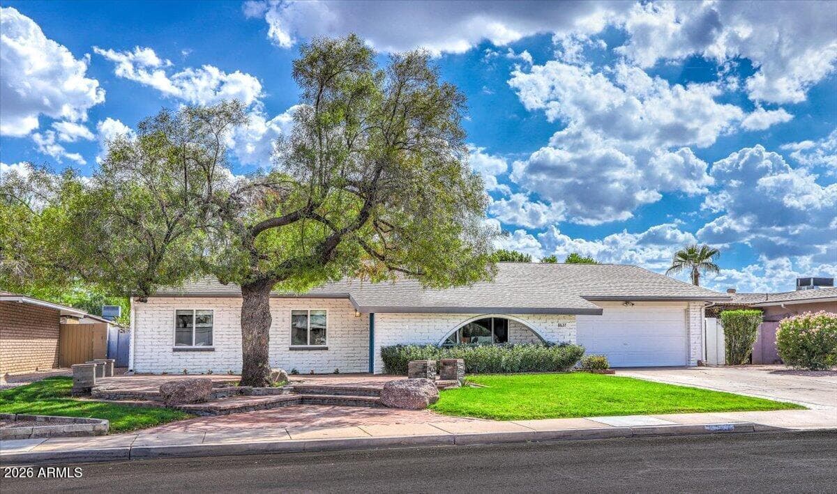 8637 E Camelback Road, Scottsdale, AZ 85251 — photo 1 of 44