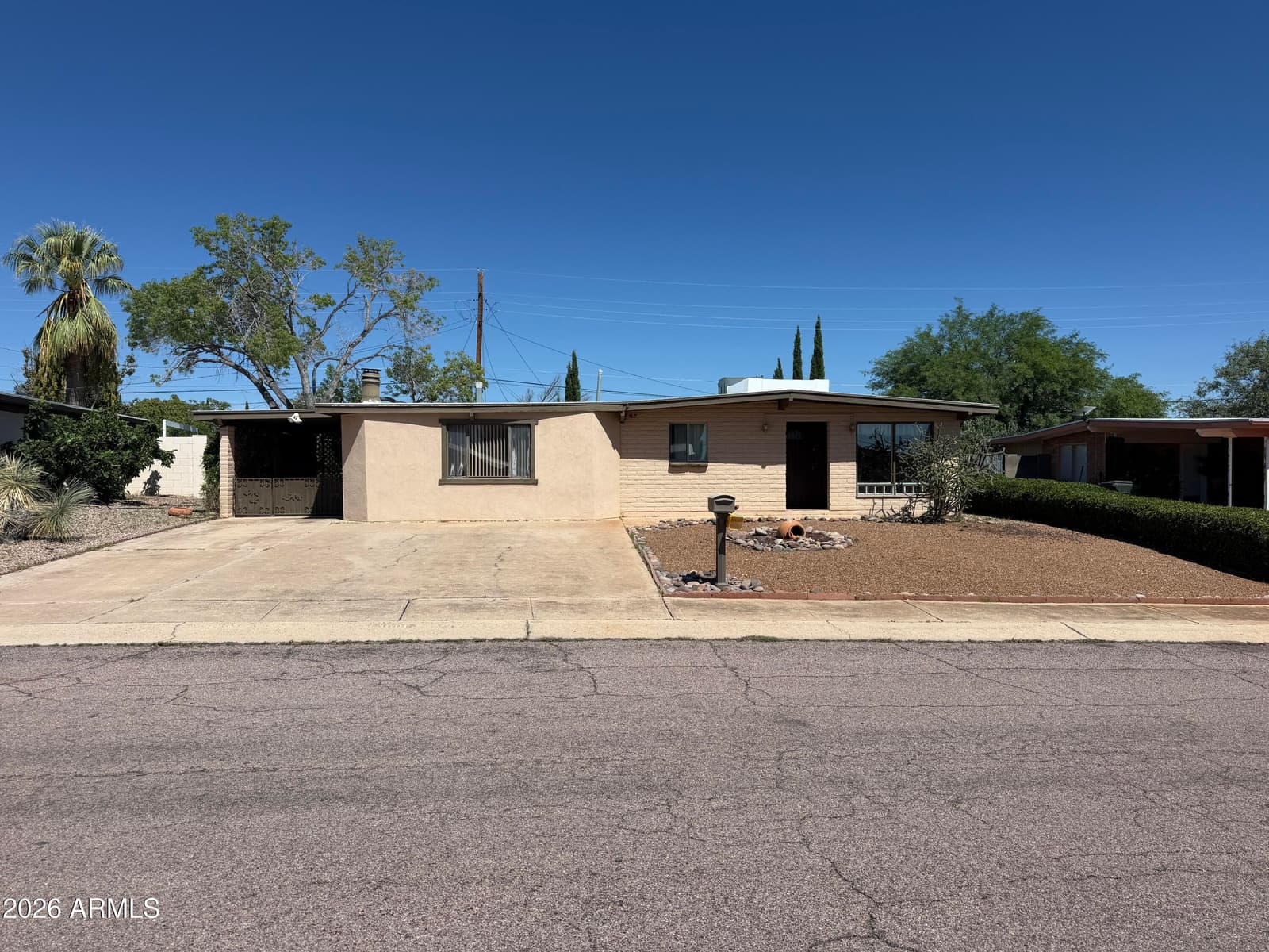 3001 Quail Run Drive, Sierra Vista, AZ 85635 — photo 1 of 24