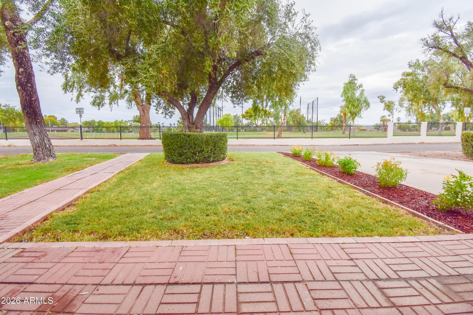 6219 N 11th Avenue, Phoenix, AZ 85013 — photo 4 of 26