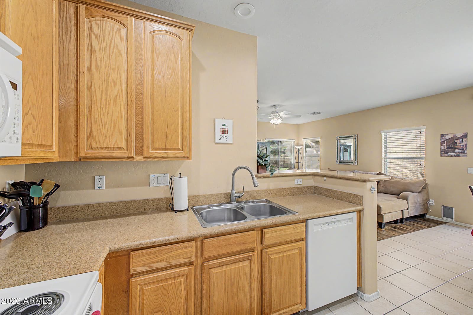 1385 S Joshua Tree Lane, Gilbert, AZ 85296 — photo 11 of 36