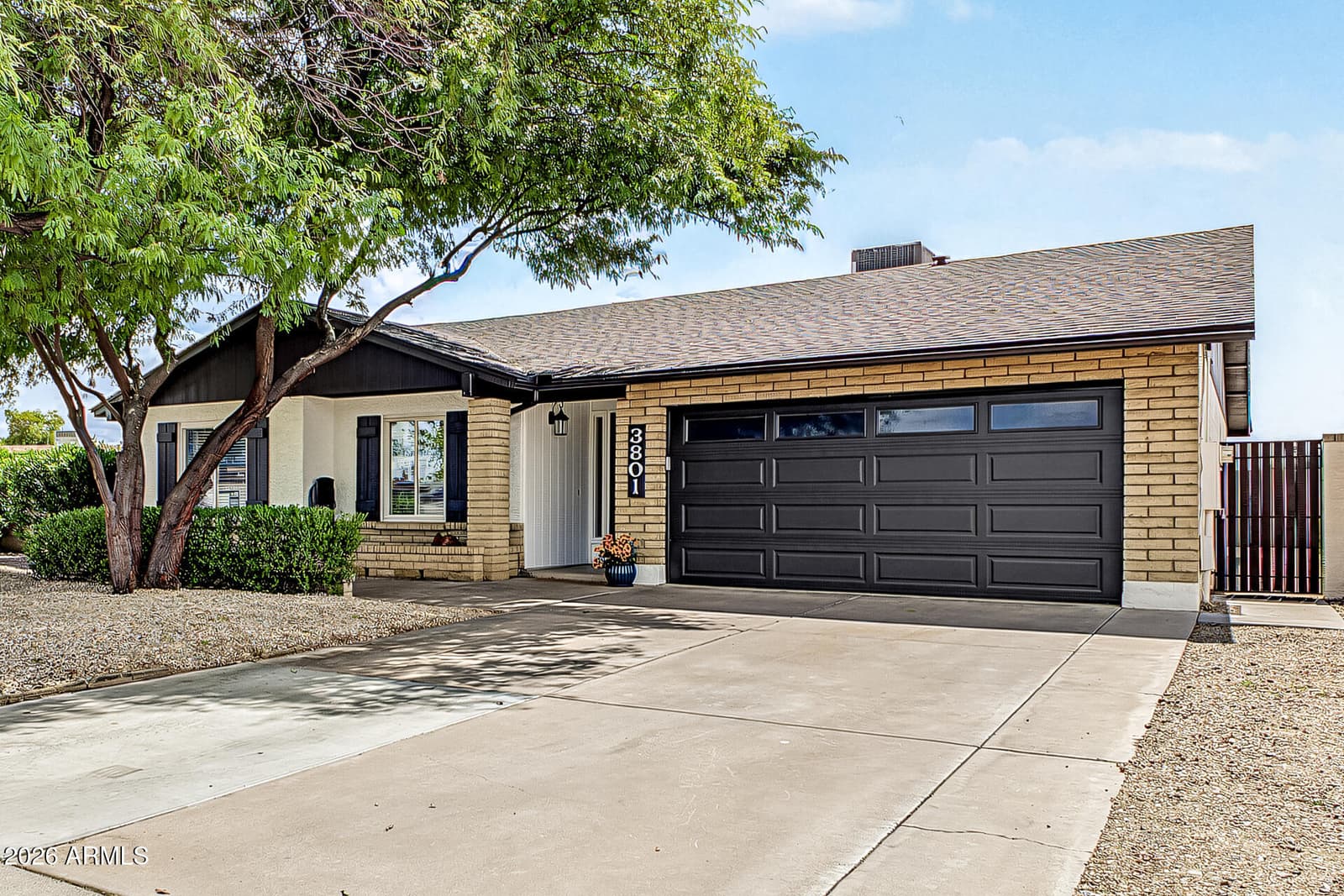 3801 W Muriel Drive, Glendale, AZ 85308 — photo 4 of 34