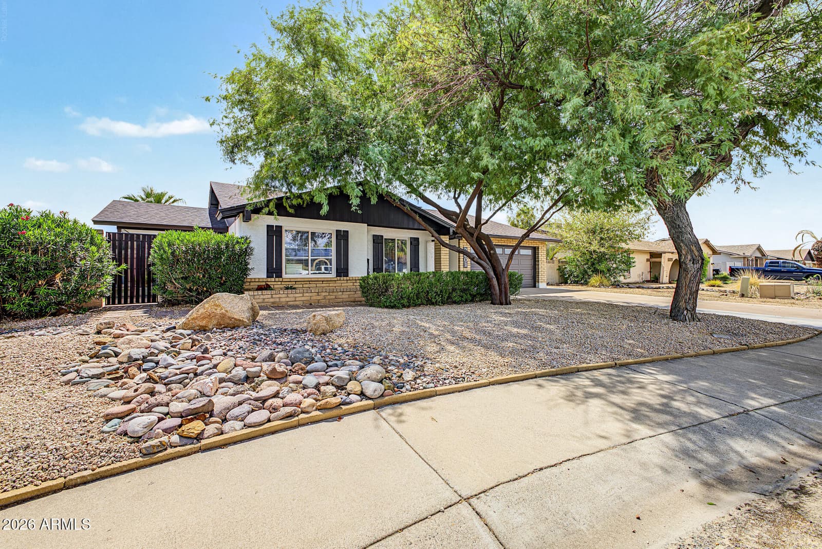3801 W Muriel Drive, Glendale, AZ 85308 — photo 5 of 34