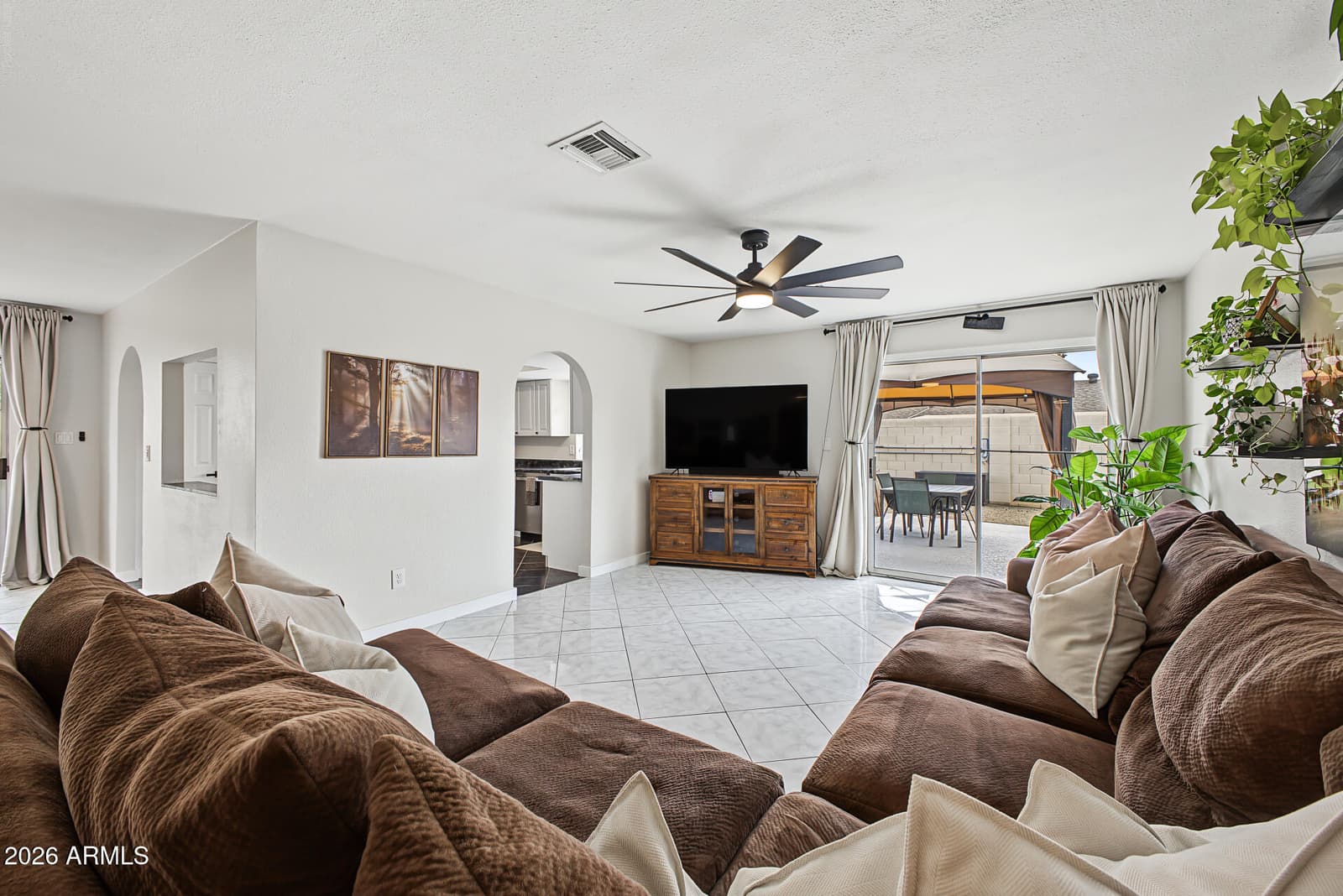 3801 W Muriel Drive, Glendale, AZ 85308 — photo 9 of 34