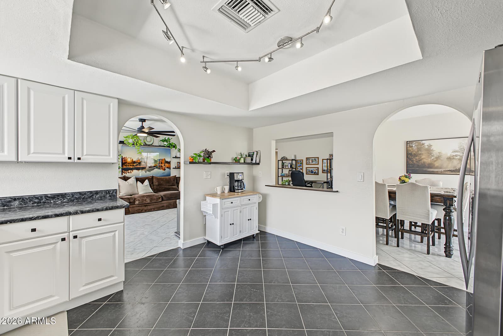 3801 W Muriel Drive, Glendale, AZ 85308 — photo 14 of 34