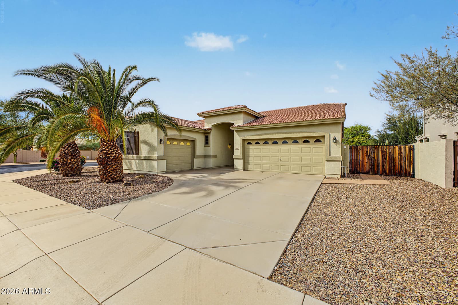 260 W Birchwood Place, Chandler, AZ 85248 — photo 3 of 32