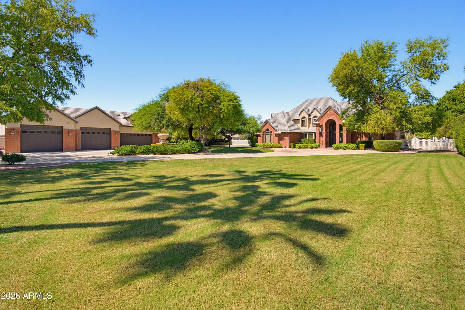 7060 W Surrey Avenue, Peoria, AZ 85381 — photo 9 of 108