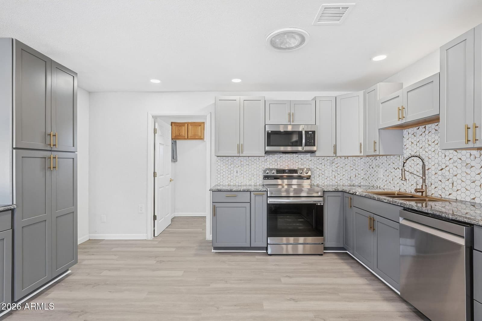 2726 E Papago Trail, Sierra Vista, AZ 85650 — photo 17 of 56