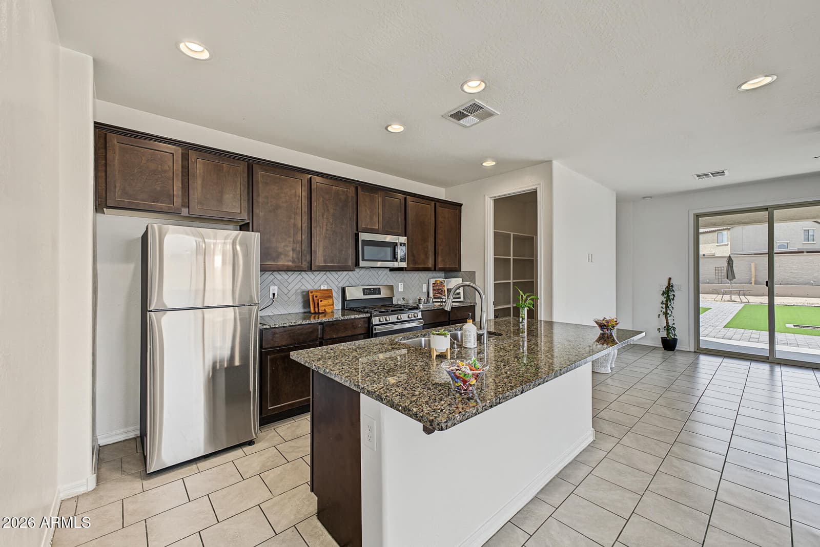 8612 N 180th Avenue, Waddell, AZ 85355 — photo 10 of 32