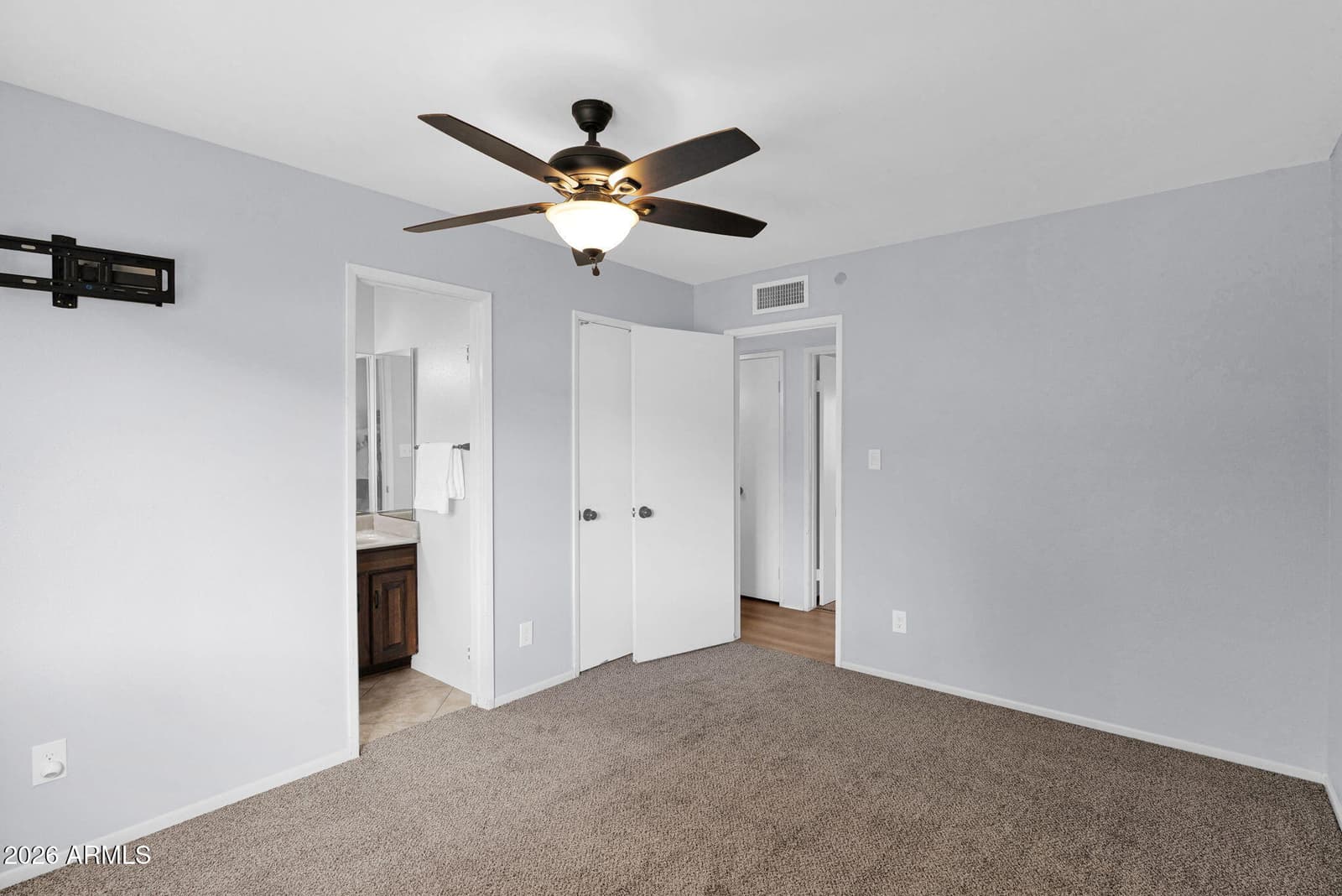 12036 N 41st Drive, Phoenix, AZ 85029 — photo 11 of 32