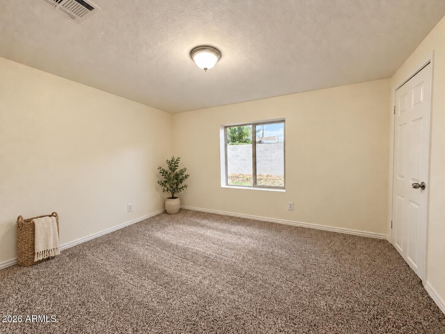 573 S Ocotillo Drive, Apache Junction, AZ 85120 — photo 7 of 12