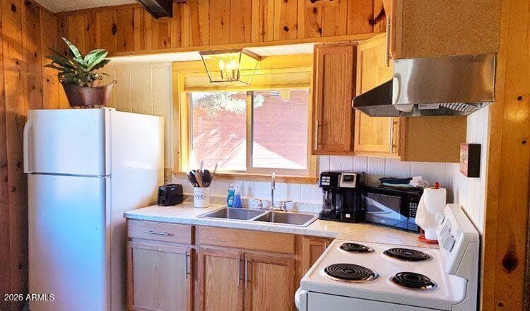32 1009 Unit 9 (Cabin 88), Greer, AZ 85927 — photo 9 of 17