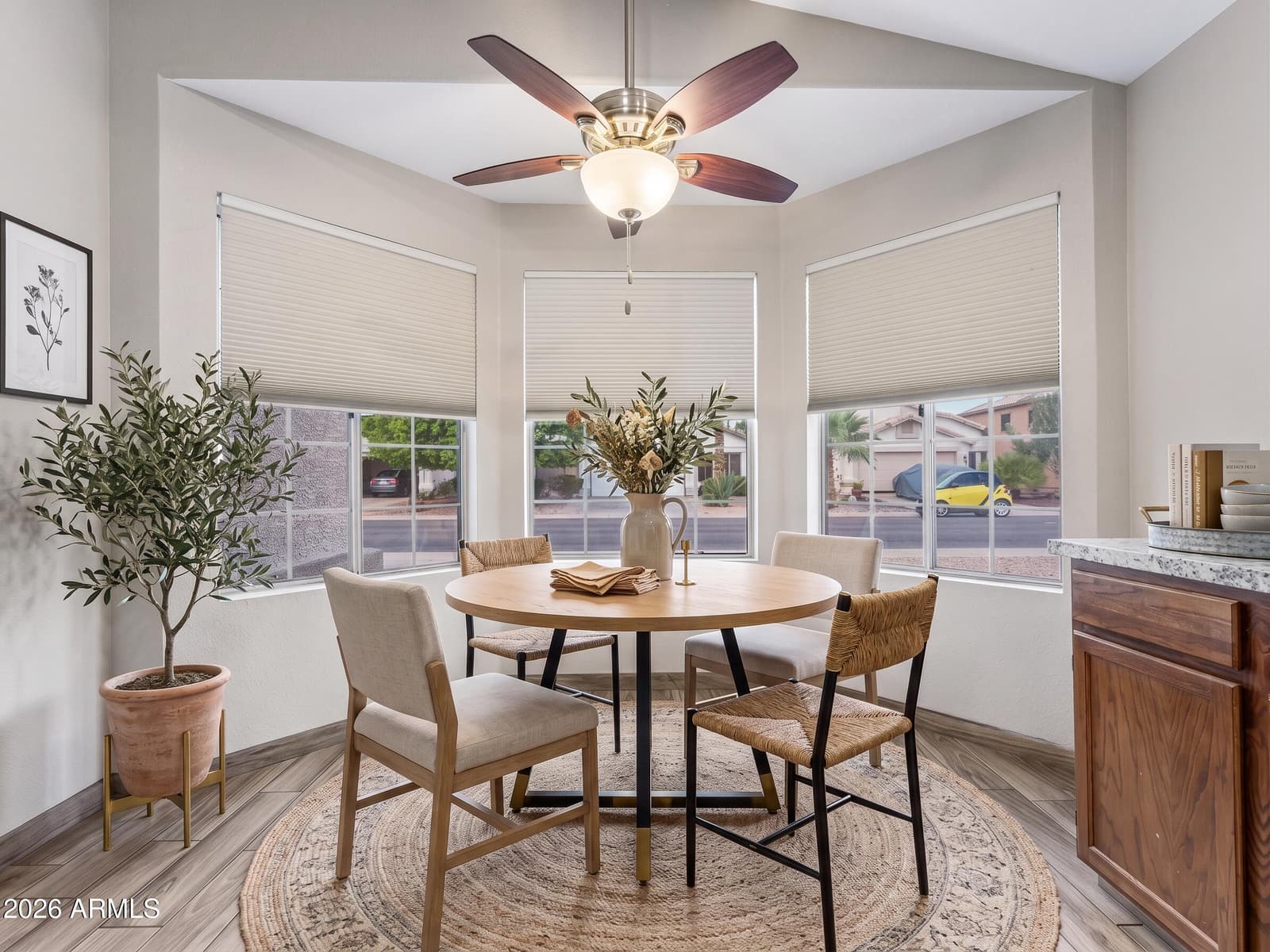 4327 E Siesta Lane, Phoenix, AZ 85050 — photo 5 of 33