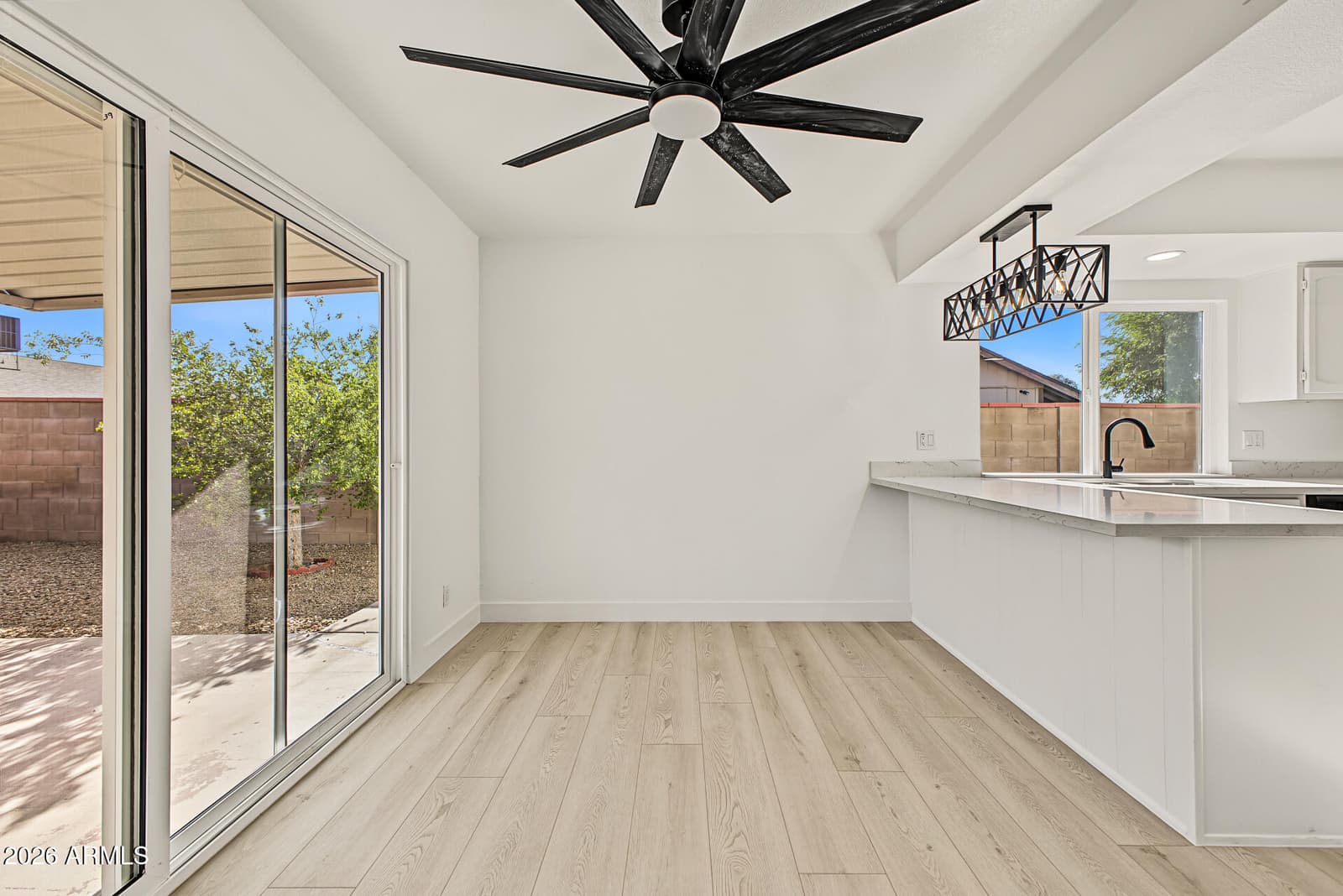 7633 W Wolf Street, Phoenix, AZ 85033 — photo 10 of 29