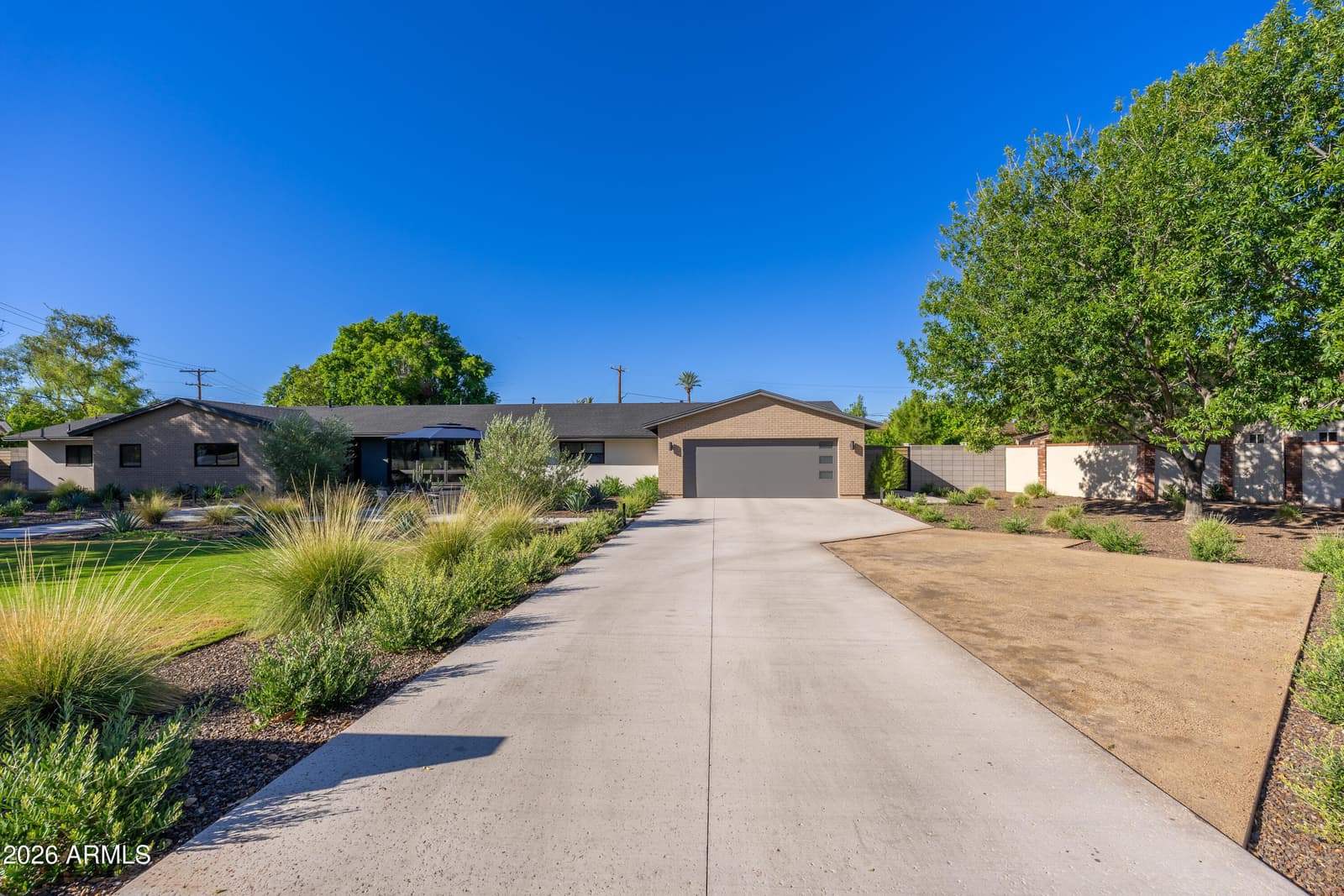 4643 E Calle Del Medio, Phoenix, AZ 85018 — photo 2 of 62